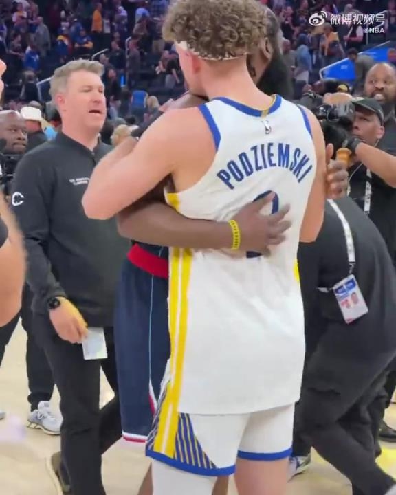 能打破附加賽不勝魔咒嗎？庫里賽后和哈登&小卡紛紛擁抱