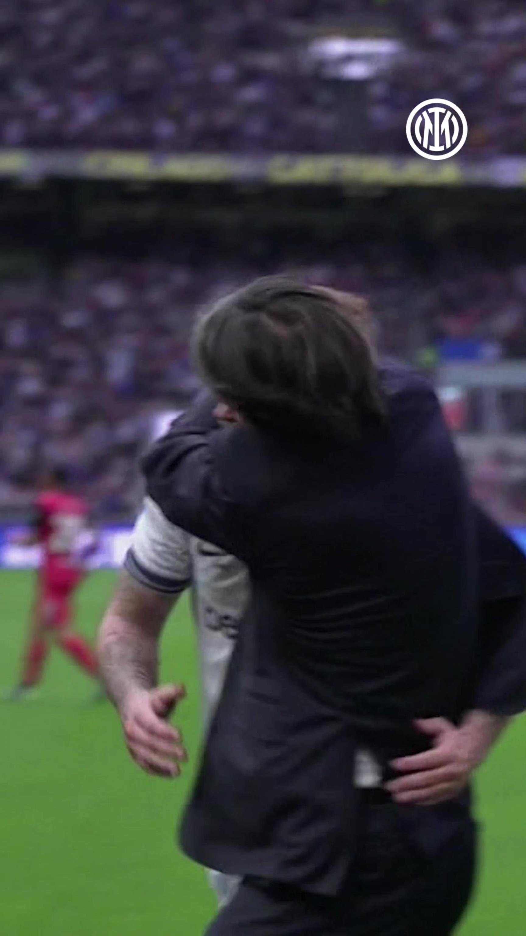 太銷魂，網(wǎng)友：阿瑙托維奇這腳傳球的確值得小因又摟又親